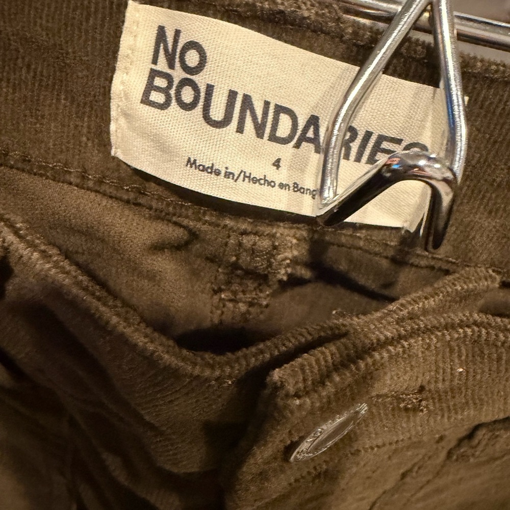 No Boundaries Women’s Brown Corduroy Pants - Picture 4 of 4